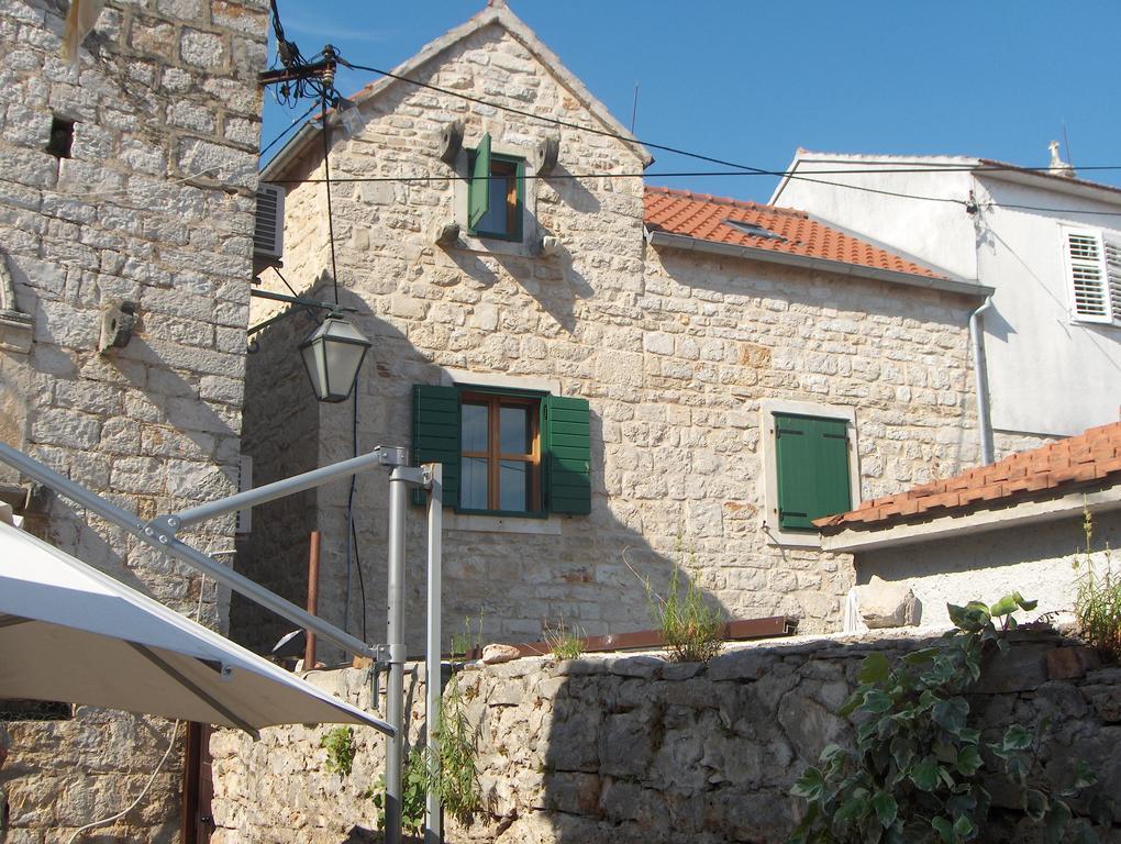 Guest House Lucijo Vrboska Eksteriør billede