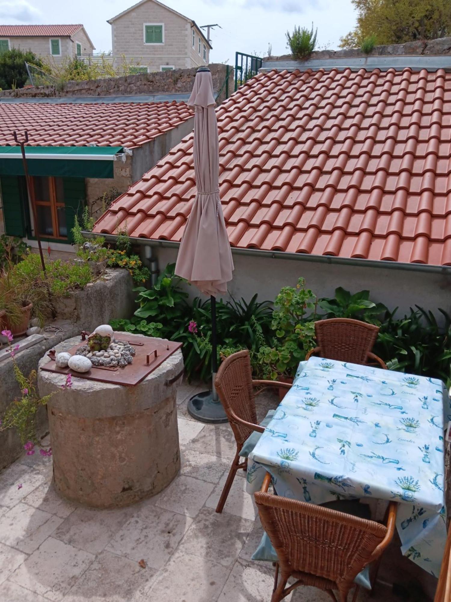 Guest House Lucijo Vrboska Værelse billede