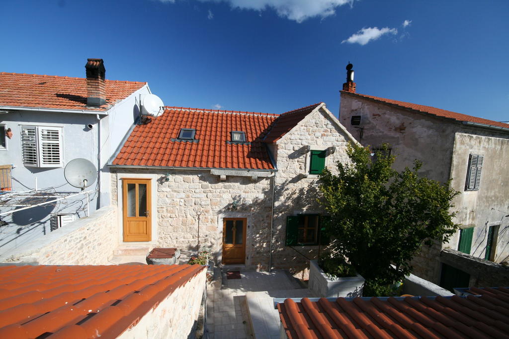 Guest House Lucijo Vrboska Eksteriør billede